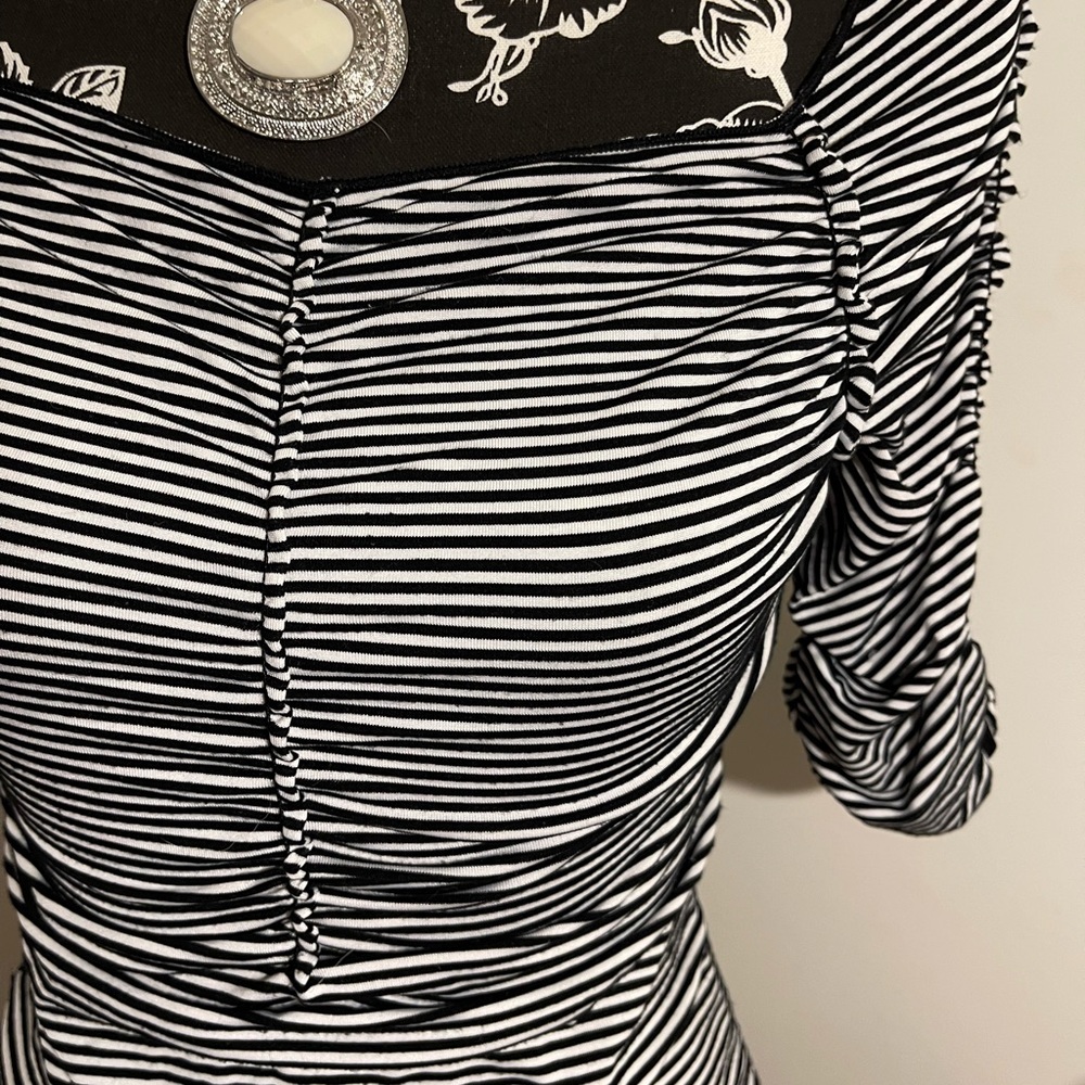 Euc Max Studio Top - image 3